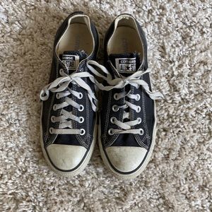 Lowtop Black and off white converse